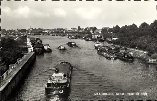 Ak Maasbracht Limburg Niederlande, Gezicht vanaf de sluis