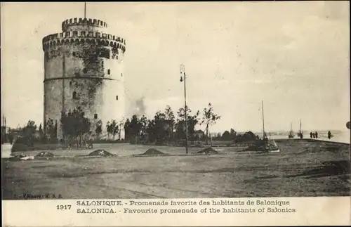 Ak Saloniki Griechenland, Promenade mit Turm, Menschen