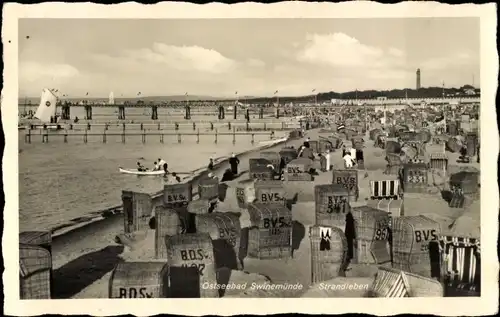 Ak Świnoujście Swinemünde Pommern, Strandleben, Meer, Stege, Segelboote