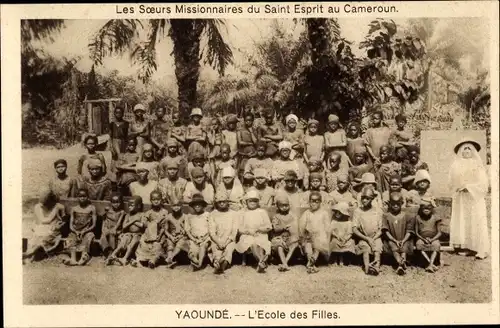 Ak Yaounde Kamerun, L'Ecole des Filles, Mädchenklasse