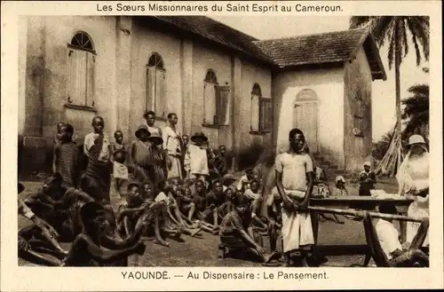Ak Yaounde Kamerun, Les Soeurs Missionnaires du Saint Esprit, Dispensaire, Le Pansement