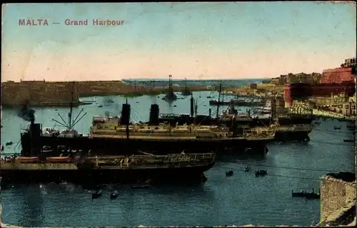 Ak Malta, Grand Harbour, Dampfer im Hafen vor Anker