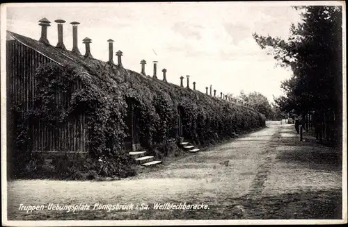 Ak Königsbrück in der Oberlausitz, Truppenübungsplatz, Wellblechbaracke