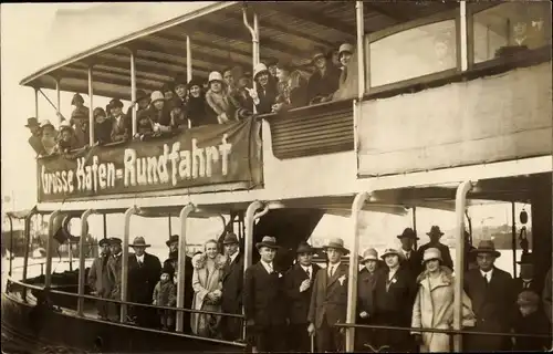 Foto Ak Hamburg, Große Hafen-Rundfahrt, Passagiere