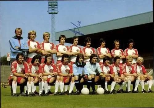 Ak Fußballmannschaft Rot-Weiß Essen, Fußballspieler, Horvat, Neues, Wieczorkowski, Autogramm