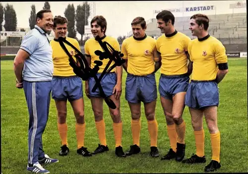 Sammelbild Fußballspieler, Eintracht Braunschweig, Trainer Johannsen, Gerstorff, Merkhofer