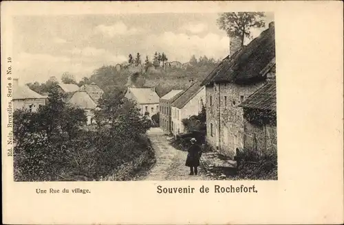 Ak Rochefort Wallonien Namur, Une Rue du village