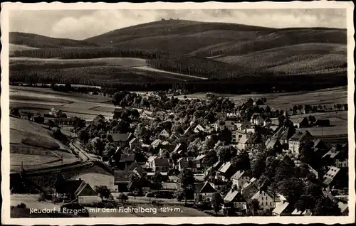 Ak Neudorf Sehmatal im Erzgebirge, Panorama mit Fichtelberg