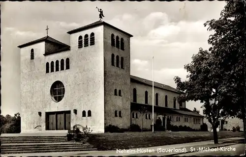 Ak Neheim Hüsten Arnsberg im Sauerland, St. Michael-Kirche