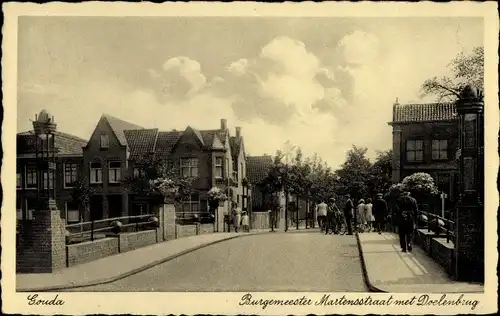 Ak Gouda Südholland Niederlande, Burgemeester Martensstraat met Doelenbrug