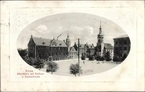 Präge Passepartout Ak Riesa an der Elbe Sachsen, Albertplatz mit Rathaus und Klosterkirche