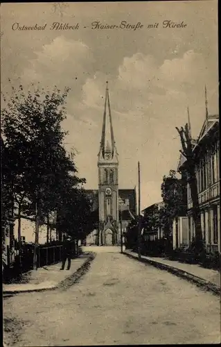 Ak Ostseebad Ahlbeck Heringsdorf Usedom, Kaiserstraße mit Blick zur Kirche