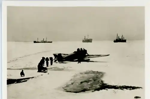 Sammelbild Helden der Luft Serie G Bild 208 Flugzeuge leisten Eisnothilfe