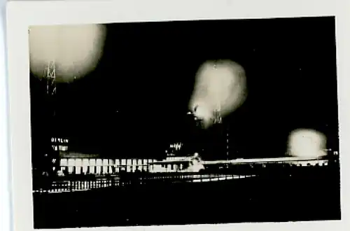 Sammelbild Helden der Luft Serie G Bild 209 Flughafen Tempelhof bei Nacht