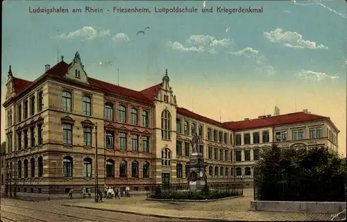 Ak Ludwigshafen am Rhein, Friesenheim, Luitpoldschule, Kriegerdenkmal