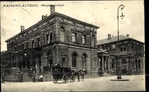 Ak Kaiserslautern in der Pfalz, Hauptbahnhof, Kutsche