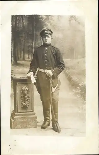 Foto Ak Deutscher Soldat in Uniform, Portrait