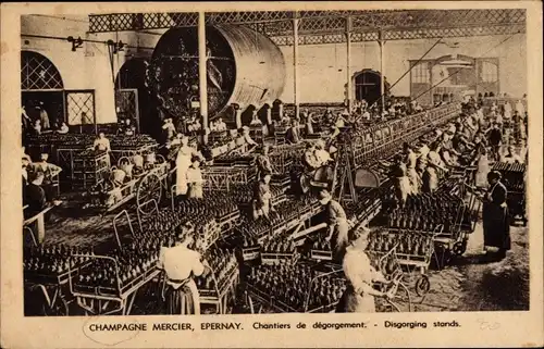 Ak Epernay Marne, Champagne Mercier, Chantiers de degorgement