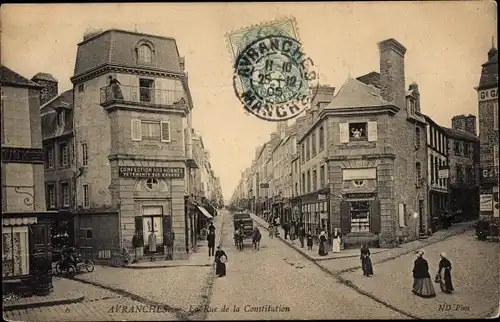 Ak Avranches Manche, La Rue de la Constitution