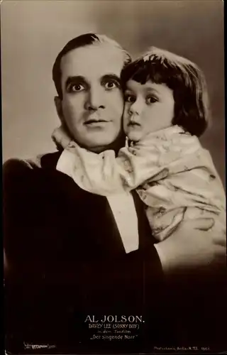 Ak Al Jolson, Sänger und Entertainer, Asa Yoelson, Portrait mit Kind, Der singende Narr, Tonfilm