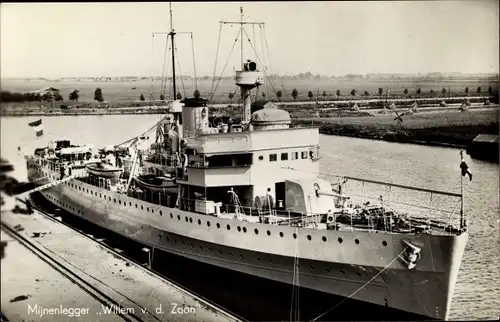 Ak Niederländisches Kriegsschiff, Mijnenlegger Willem v.d. Zaan, im Hafen