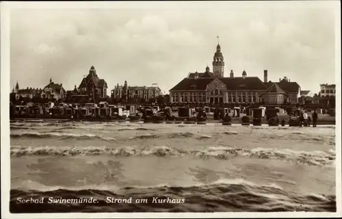 Ak Świnoujście Swinemünde Pommern, Strand am Kurhaus