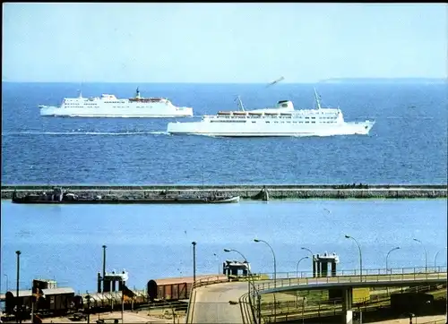 Ak Sassnitz auf Rügen, Begegnung der schwedischen Fährschiffe Skane und Trelleborg
