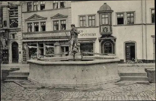 Ak Weimar in Thüringen, Marktbrunnen, Hof Apotheke, Modegeschäft J. Leschziner