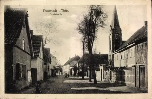 Ak Fröttstädt Hörsel Thüringen, Blick in die Dorfstraße, Kirche