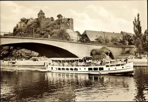 Ak Halle an der Saale, Schloss Giebichenstein von Saale aus, Fahrgastschiff