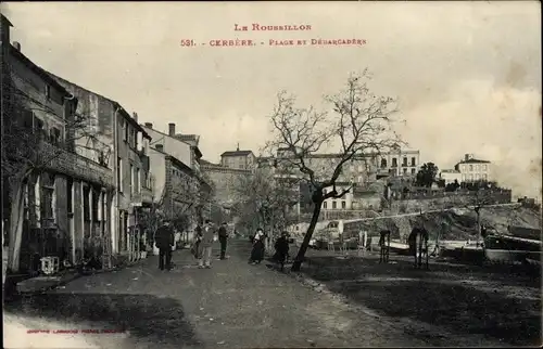 Ak Cerbère Pyrénées Orientales, Place et Debarcadere