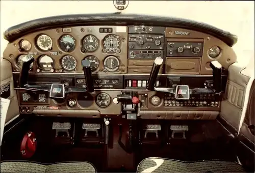 Foto Blick in ein Cockpit, Flugzeug, Innenansicht