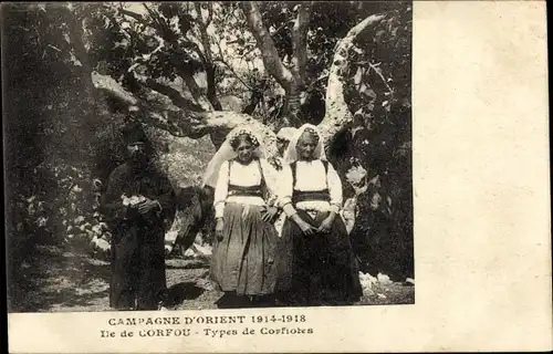 Ak Korfu Griechenland, Types de Corfiotes, Griechische Tracht, Campagne d'Orient 1914-1918
