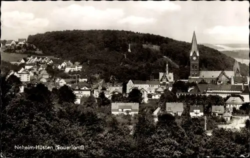 Ak Neheim Hüsten Arnsberg im Sauerland, Ortsansicht, Kirchturm