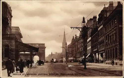 Ak Newcastle upon Tyne Northumberland England, Neville St. Showing Central Station