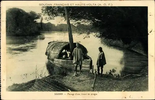 Ak Soudan Mali, Passage d'une riviere en pirogue