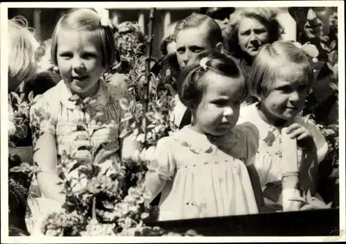 Ak Prinzessinnen Beatrix, Margriet und Irene, Niederländisches Königshaus, Soestdijk 1945