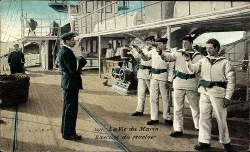 Ak La Vie du Marin, Franz. Matrosen, Exercise du revolver