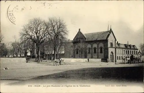 Ak Riom Puy de Dôme, Le pre Madame et l'Eglise de la Visitation