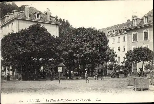 Ak Uriage les Bains Isère, La Place de l'Etablissement Thermal