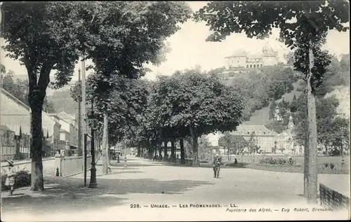 Ak Uriage les Bains Isère, vue générale des Promenades