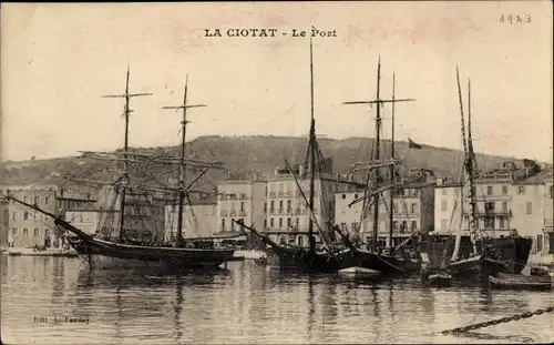 Ak La Ciotat Bouches du Rhône, Le Port