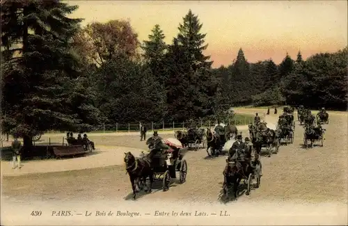 Ak Paris XVI., Le Bois de Boulogne, Entre les deux Lacs, Kutschen