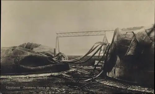 Ak Constanța Konstanza Rumänien, Zerstörte Tanks im Hafen, I WK