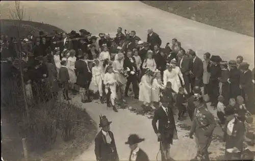 Foto Ak Adel Sachsen und Sigmaringen, Brautpaar nach der Trauung