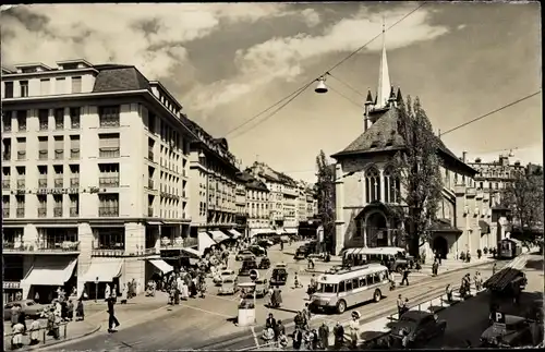 Ak Lausanne Kanton Waadt, Platz und Kirche St. Francois, Litfaßsäule, Bus