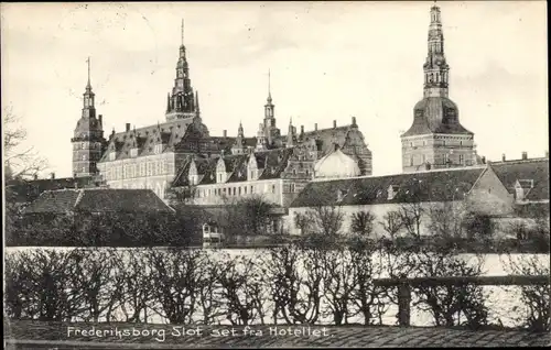 Ak Hillerød Hilleröd Dänemark, Frederiksborg Slot set fra Hotellet