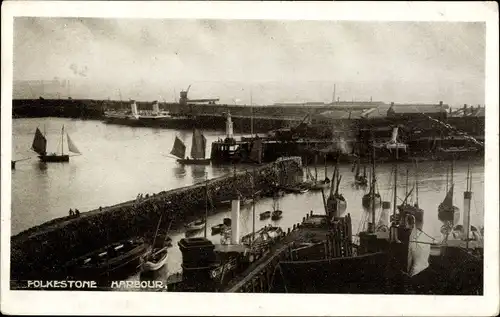 Ak Folkestone Kent England, Harbour