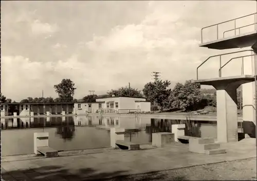 Ak Bad Köstritz in Thüringen, Städt. Sommerbad, Sprungturm