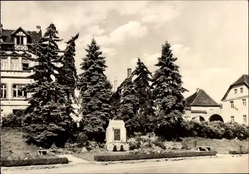 Ak Bad Köstritz in Thüringen, Julius-Sturm-Platz, Denkmal